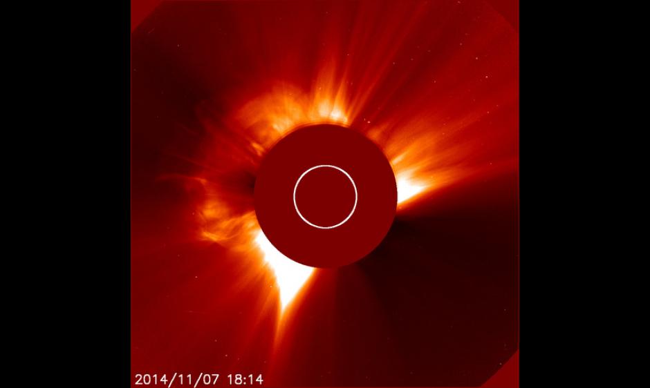 Region 2205 Produces A X1 Solar Flare - R3 Radio Blackout Event ...